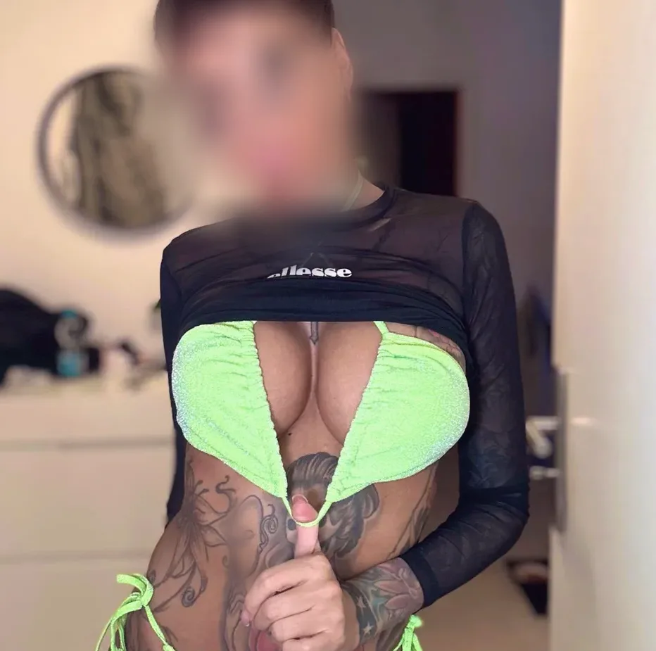 Celina, 37