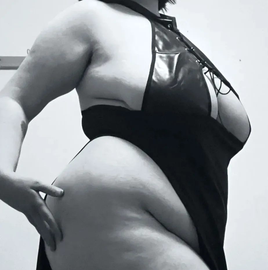 Kira, 30