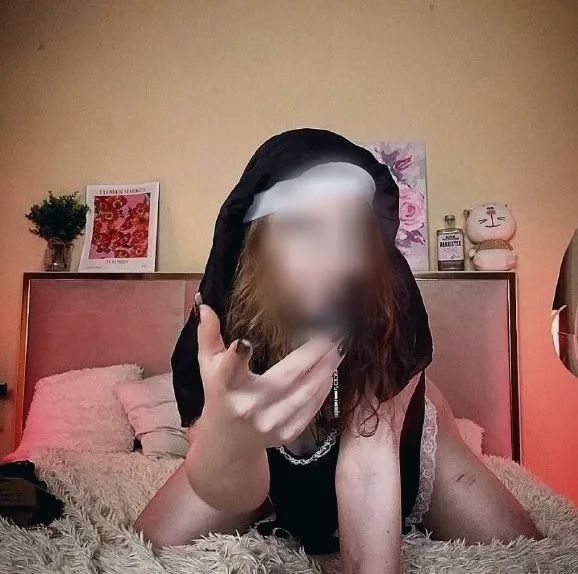 Larissa, 23