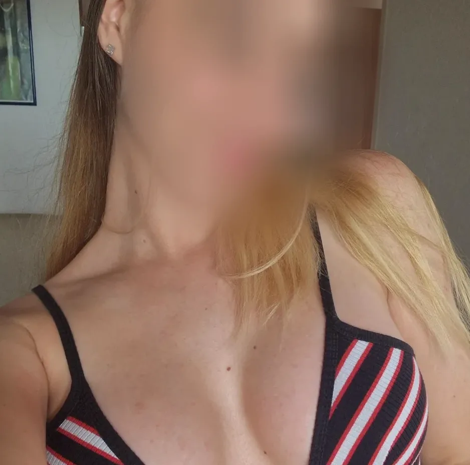 Selina, 24