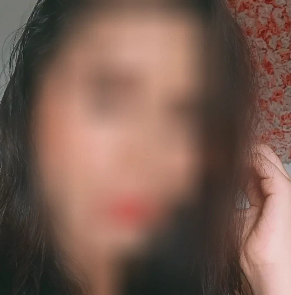 Viktoria, 29